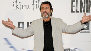 Ian McShane is a big <i>Atlanta</i> fan, praises Donald Glover's "marvelous mystique"